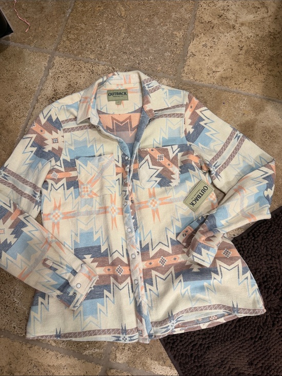 Tops - Women’s Aztec Print Button-Up Shirt Jacket in Cream & Blue